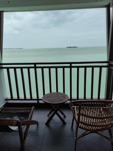 Balcony/terrace, Alpine LXPD Full Seaview Water Chalet in Taman Tanjung