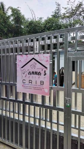 Yanna's Crib w/ pool and Car Rentals in Тибунгко
