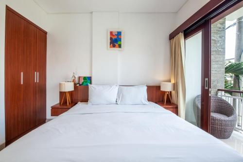 Standard Double Room image 6