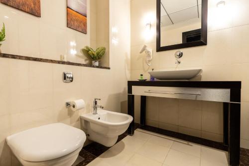 BEAUTIFUL HUGE 2 BED ROOM APARTMENT, Dubai (Foto 7)