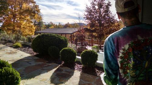 Skyline Lodge and Restaurant