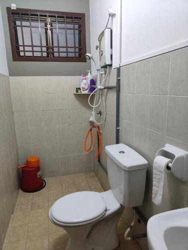 Bathroom, June's Homestay@ Puteri Wangsa near Aeon & IKEA in Ulu Tiram
