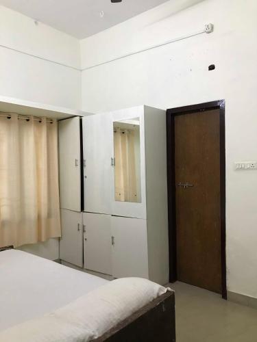 OYO Home Eden Gardens