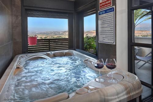 周邊環境, סוויטות רומאנס - סוויטות מהממות לזוגות ומשפחות in 梅圖拉