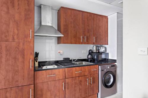 StoneTree - Stylish Studio near Metro Station - image 7