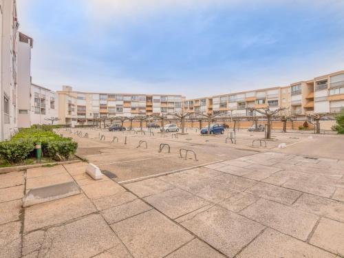 Exterior view, Studio cabine refait a neuf a 3 minutes a pied de la plage in Le Grau-du-Roi