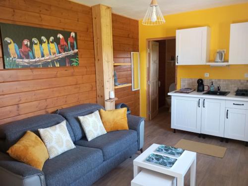 Gîte du Chalet - Le studio en pleine nature (Gite du Chalet - Le studio en pleine nature) in Saint-Maurice-sous-les-Cotes