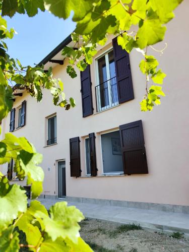 Relaxing house with exclusive swimming pool, close to Imola and Faenza, 4 bathrooms in Bagnara di Romagna