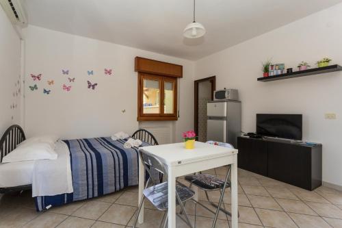 Studio Apartment B38 image 7