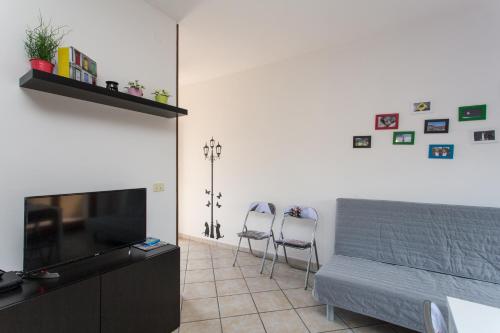 Studio Apartment B38 image 8