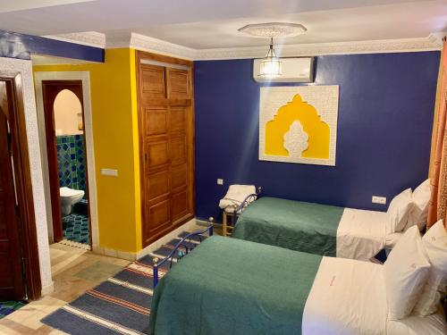 room detail thumbnail 1