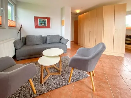 Wiesengeflüster Dachgeschosswohnung mit Balkon und Müritznähe 200 m in Röbel, Deutschland