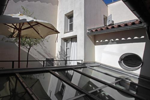 La Maison Sur La Sorgue - Esprit de France - image 3