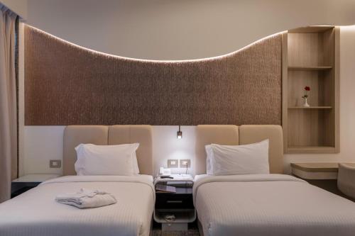 Superior Twin Room with Pool View image 1