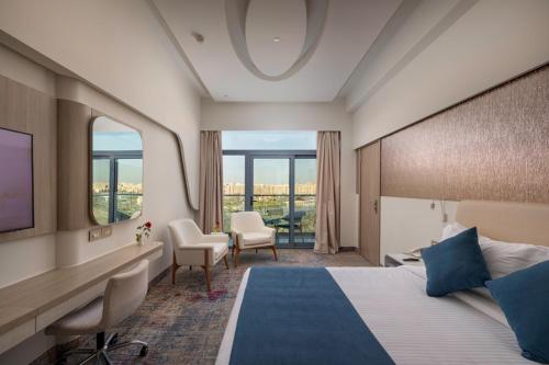 Suite with Garden View image 4