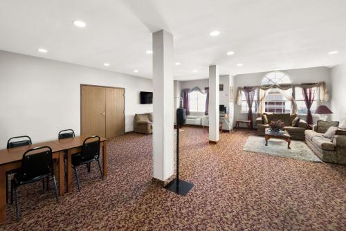 Econo Lodge Inn & Suites Mesquite - Dallas East in Mesquite, USA