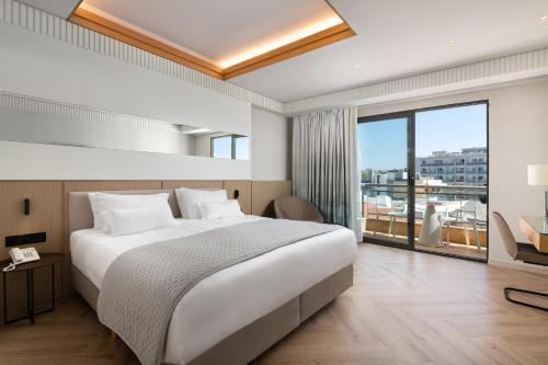 Quarto duplo, vista parcial para o mar