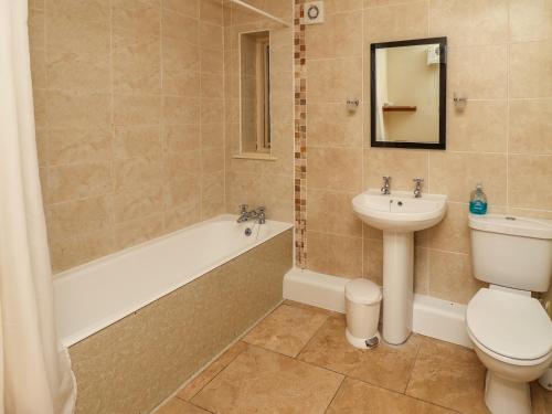 Hill Top Cottage - image 7