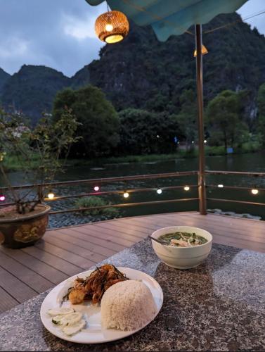 HoangLong Riverside Homestay