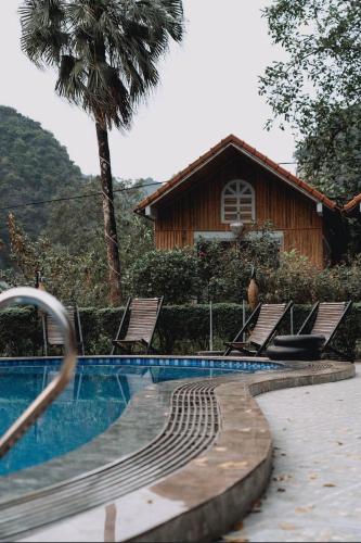 HoangLong Riverside Homestay – Hanoi, OH