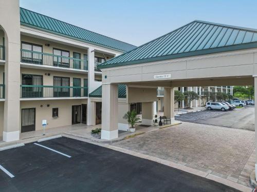 Econo Lodge Inn & Suites Foley-North Gulf Shores