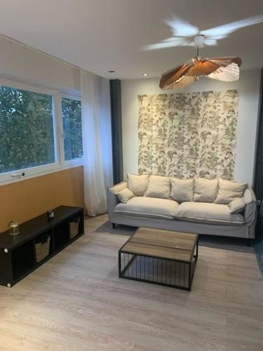 Charmant studio cosy avec parking in La Grace De Dieu