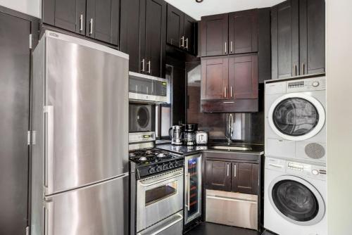 East Village 2br w in-unit wd nr nightlife NYC-1236 in New York, USA