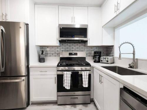 Stylish SD Living 10 min drive to Downtown and 15 min to beach in Chula Vista, USA