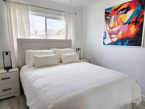 Stylish SD Living 10 min drive to Downtown and 15 min to beach in Chula Vista, USA