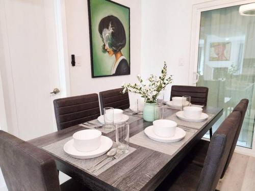 Stylish SD Living 10 min drive to Downtown and 15 min to beach in Chula Vista, USA