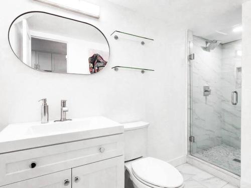 Stylish SD Living 10 min drive to Downtown and 15 min to beach in Chula Vista, USA