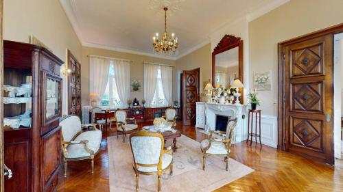 Chateau "Le Castel des Anges" in Wailly-Beaucamp
