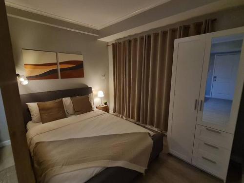 Homey condo unit in BGC - B SOMA NT, Manila