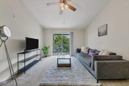 Designed 2BR with Balcony Pool and Gym