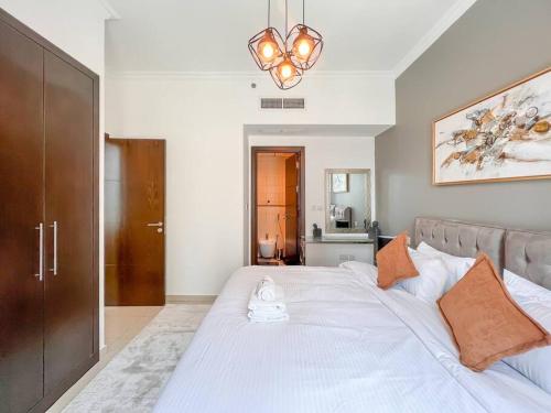 StoneTree - Furnished 1BR near Marina Walk - image 11