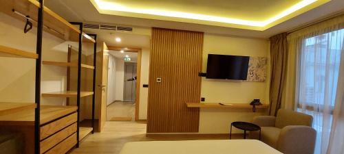 Deluxe Double Room image 4