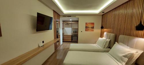 Deluxe Twin Room image 4