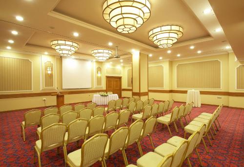 Ankara Plaza Hotel - image 12