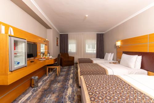 Triple Room room in Ankara Plaza Hotel