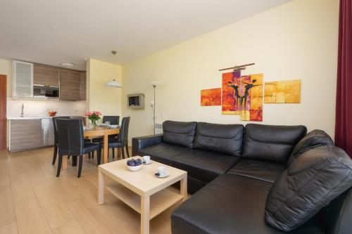 Spacerowa Modern Apartment by Noclegi Renters