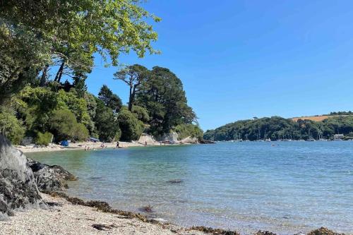 September Cottage, Helford