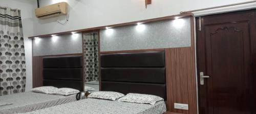 2 double beds