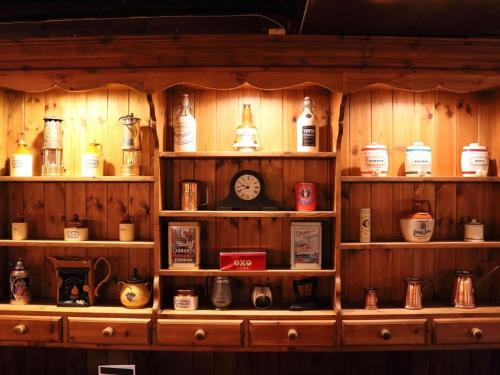 Ye Olde Cheshire Cheese Inn - image 4