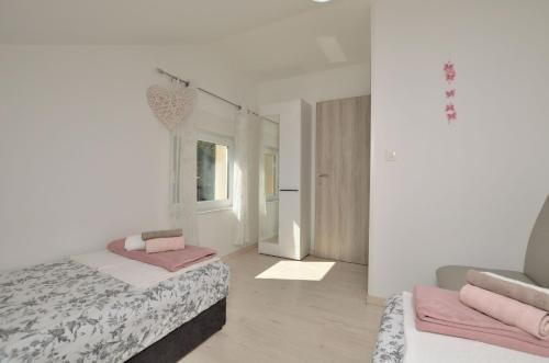 Apartments Viktoria - image 13
