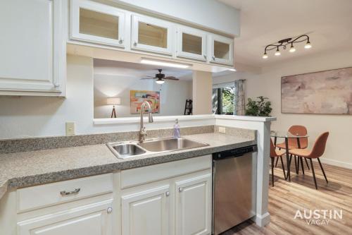 Stay Longer in Austin King Suite and Poolside Fun! Stay Longer in Austin King Suite and Poolside Fun!