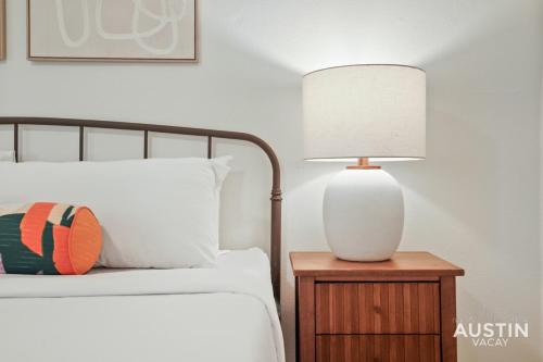 Stay Longer in Austin King Suite and Poolside Fun! Stay Longer in Austin King Suite and Poolside Fun!