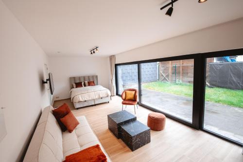 K&Y suites 3, 500m to Brussels airport