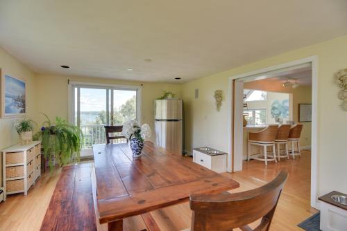 Spacious Portsmouth Home with Deck, Walk to Beach! in Portsmouth, USA