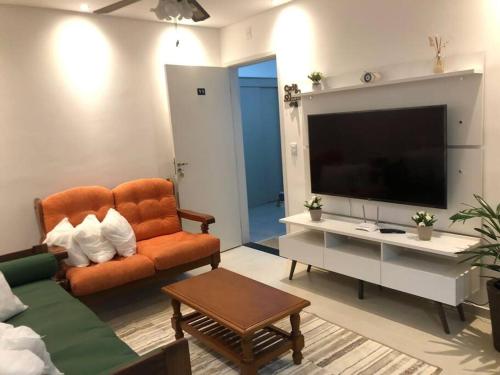 Apto novo, completo e super bem localizado