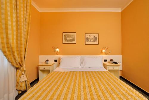 2 twin beds